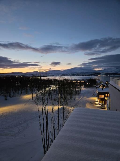 Ny Leilighet I Nytt Bygg I Naturskjonne Omgivelser! Tromsø Buitenkant foto